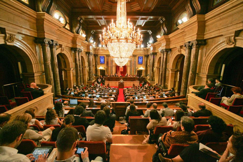 Prohibición de nuevos salones a menos de 100 metros de centros educativos, entre las enmiendas al PROYECTO de la Ley de Medidas fiscales en Catalunya