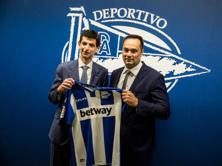 Betway cuando anunciaba su patrocinio del Alavés del año 2018 al 2020