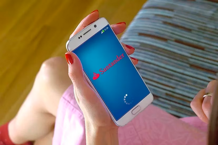 El Banco Santander lanza una 'app' que convierte el móvil en un TPV