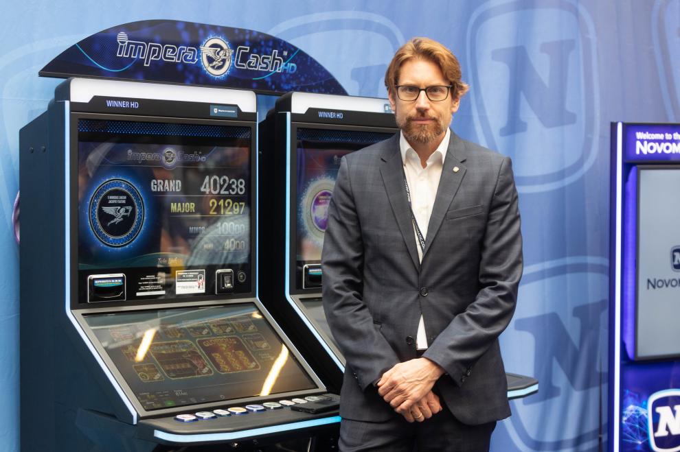 CALIDAD y ALTO RENDIMIENTO Bernhard Teuchmann nos cuenta en primera persona las SÚPER máquinas NOVOMATIC presentadas en el Expo Congreso Andaluz