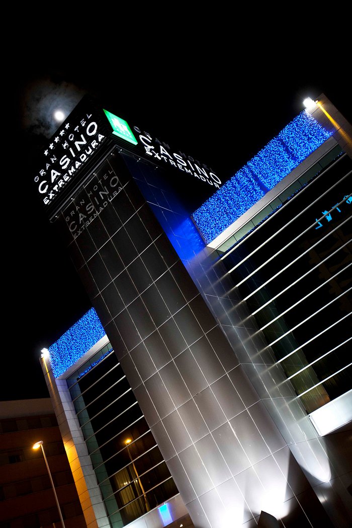ORENES recibe el Premio a la Mejor Empresa Turística por el Hotel Gran Casino Extremadura