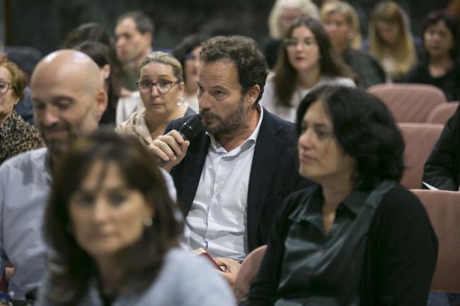 Juan Lacarra, ANESAR, cuestiona inteligentemente al representante de la OCU