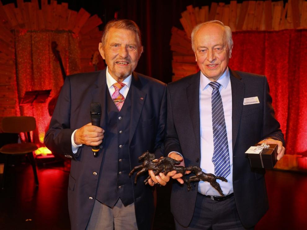 El Grupo Gauselmann homenajea a 122 empleados