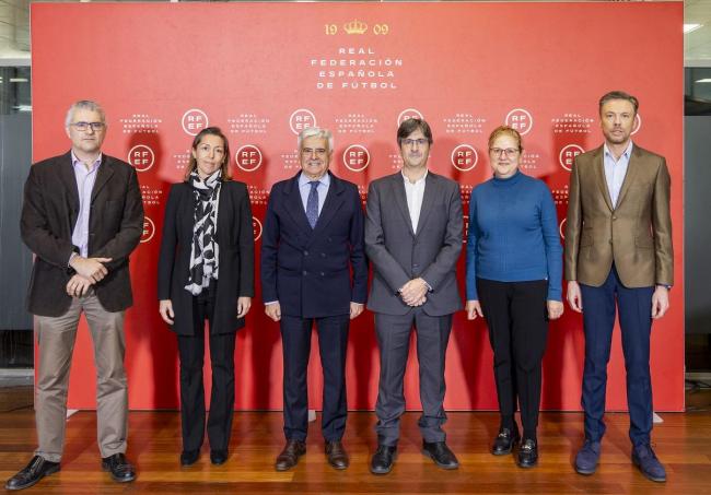 Firmado el Convenio entre la Dirección General de Ordenación del Juego y la Real Federación Española de Fútbol para la adhesión al Servicio de investigación global del mercado de apuestas