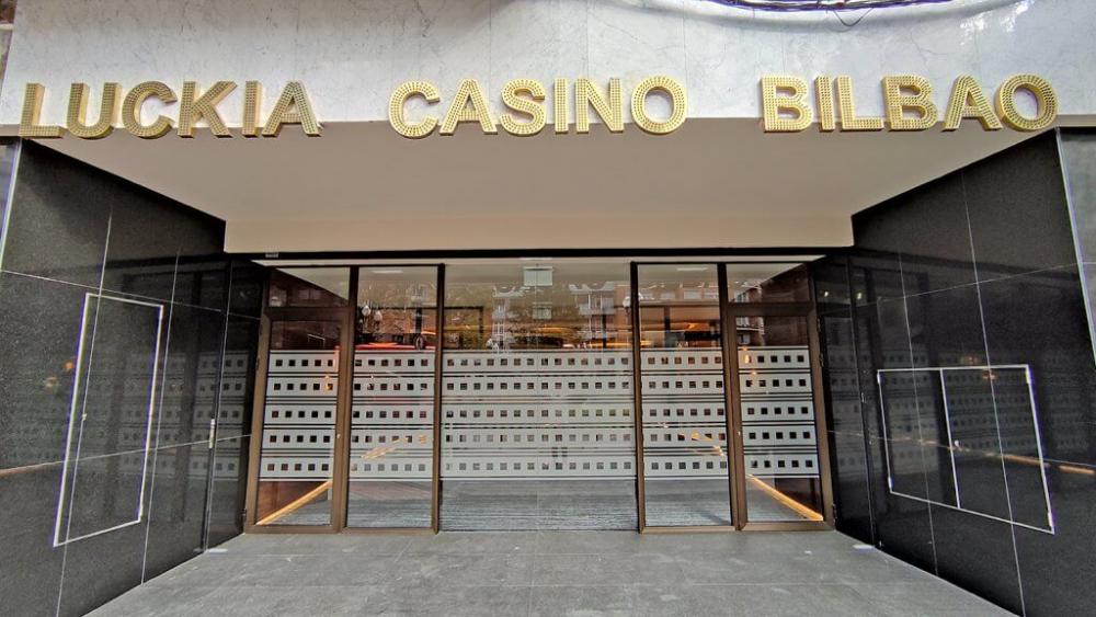 ENTREVISTA EXCLUSIVA con JOSÉ GONZÁLEZ FUENTES 
Un año de éxito global culmina con TRES CASINOS LUCKIA reconocidos como los Mejores del Mundo