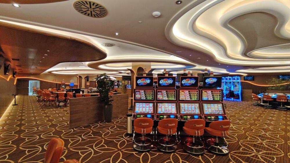 ENTREVISTA EXCLUSIVA con JOSÉ GONZÁLEZ FUENTES 
Un año de éxito global culmina con TRES CASINOS LUCKIA reconocidos como los Mejores del Mundo