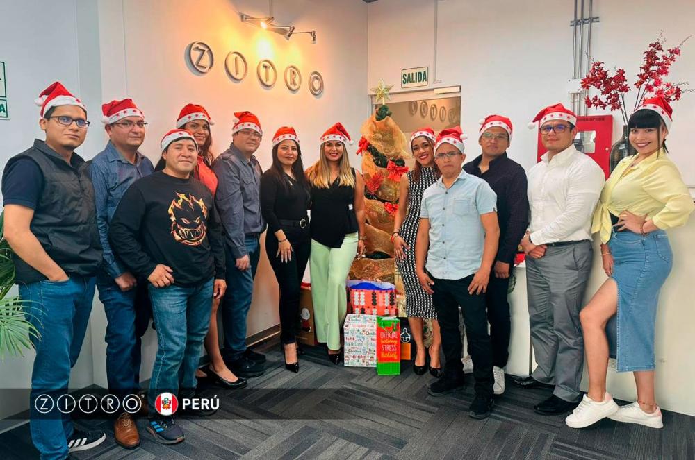 Zitro celebra el Día del 'Suéter Navideño Feo'
FOTOS