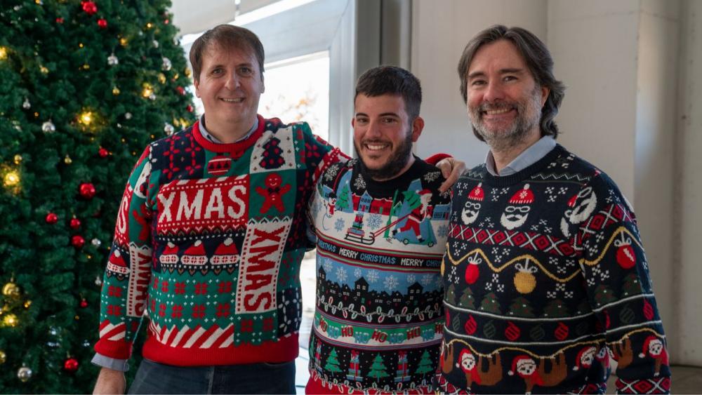 Zitro celebra el Día del 'Suéter Navideño Feo'
FOTOS