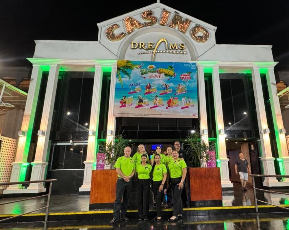 Casino Dreams se suma a las celebraciones del “Día Internacional del Juego Responsable” e ilumina de verde su frontis