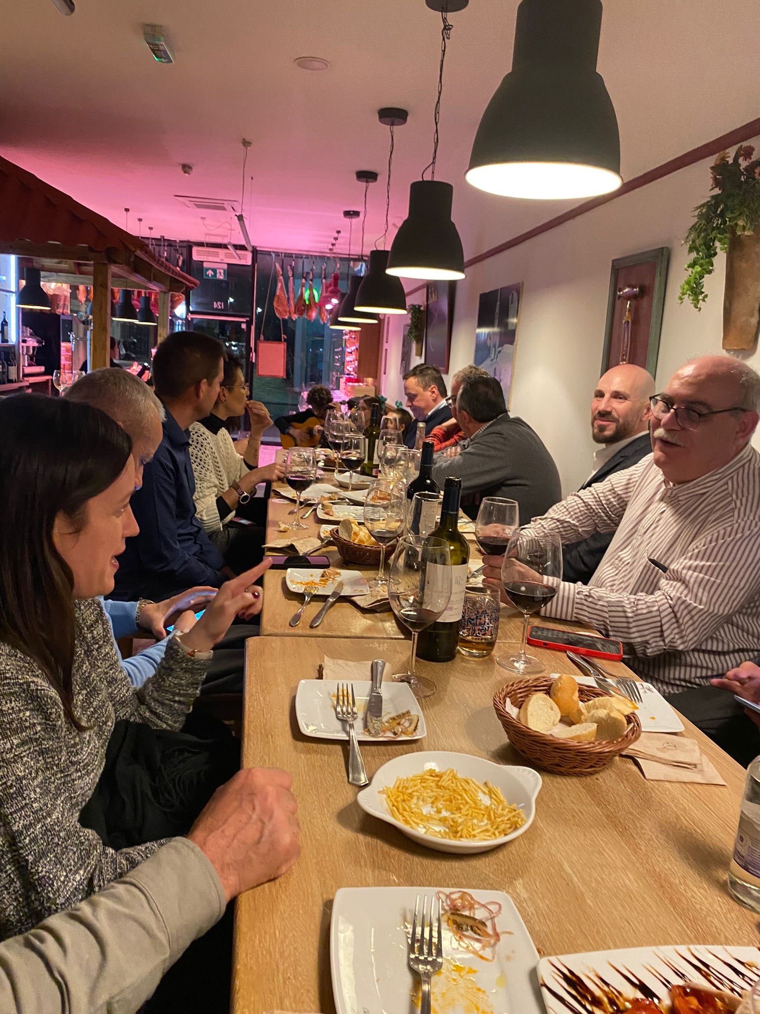 E-GAMING SPAIN CIERRA CON BROCHE DE ORO EN ICE LONDON 2024 CON UNA CENA ESPAÑOLA INOLVIDABLE EN CASA MANOLO