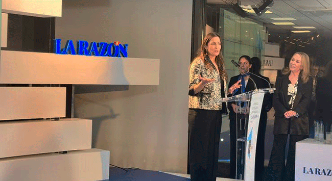 EN EXCLUSIVA
PRIMERAS FOTOS DEL PRESTIGIOSO PREMIO RECIBIDO POR MERKUR DOSNIHA EN LOS Premios Excelencia Empresarial DE LA RAZÓN