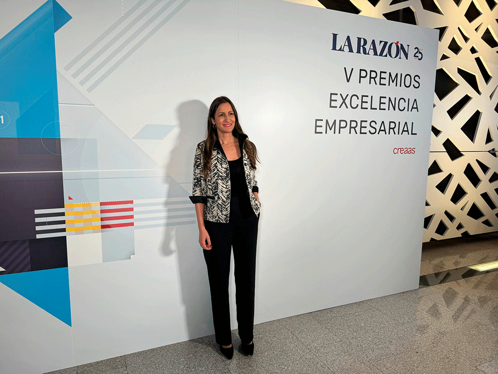 EN EXCLUSIVA
PRIMERAS FOTOS DEL PRESTIGIOSO PREMIO RECIBIDO POR MERKUR DOSNIHA EN LOS Premios Excelencia Empresarial DE LA RAZÓN