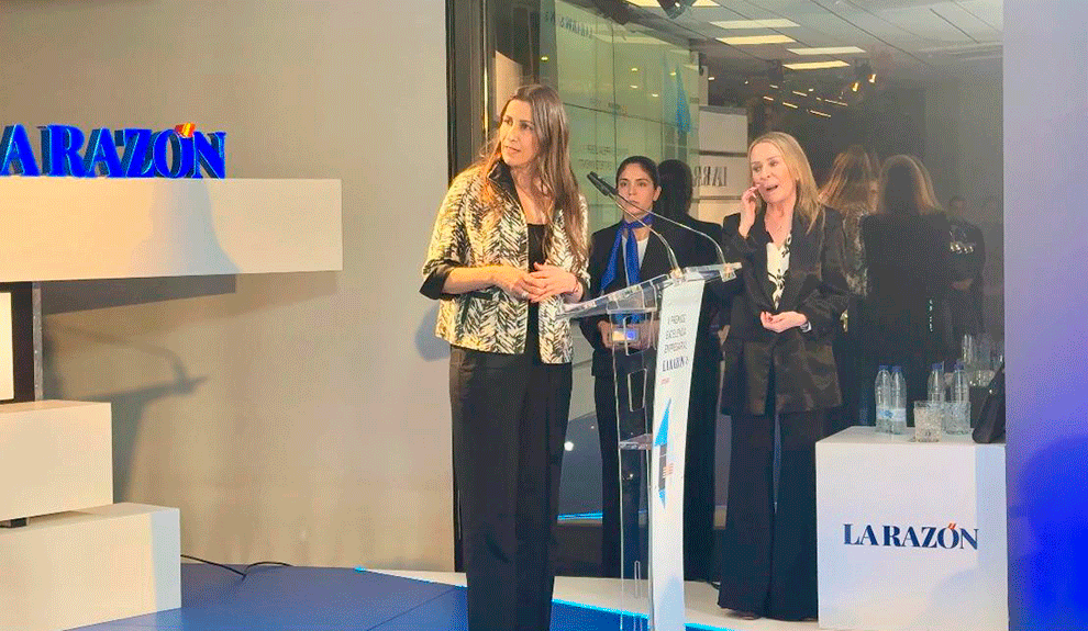 EN EXCLUSIVA
PRIMERAS FOTOS DEL PRESTIGIOSO PREMIO RECIBIDO POR MERKUR DOSNIHA EN LOS Premios Excelencia Empresarial DE LA RAZÓN