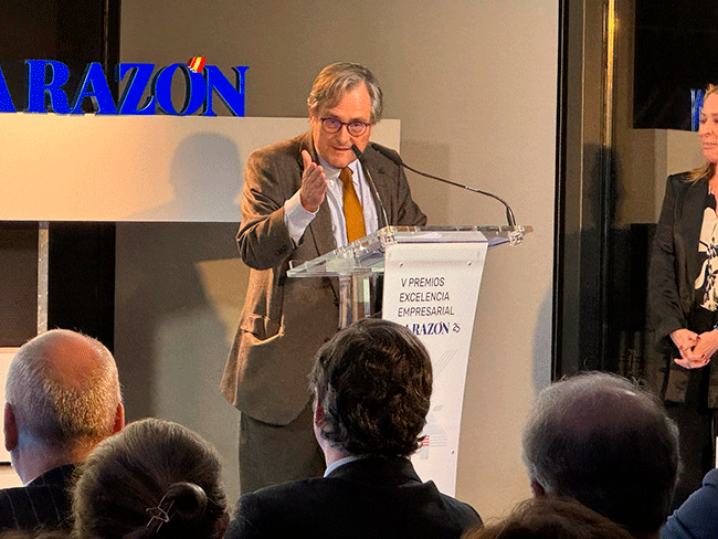 EN EXCLUSIVA
PRIMERAS FOTOS DEL PRESTIGIOSO PREMIO RECIBIDO POR MERKUR DOSNIHA EN LOS Premios Excelencia Empresarial DE LA RAZÓN