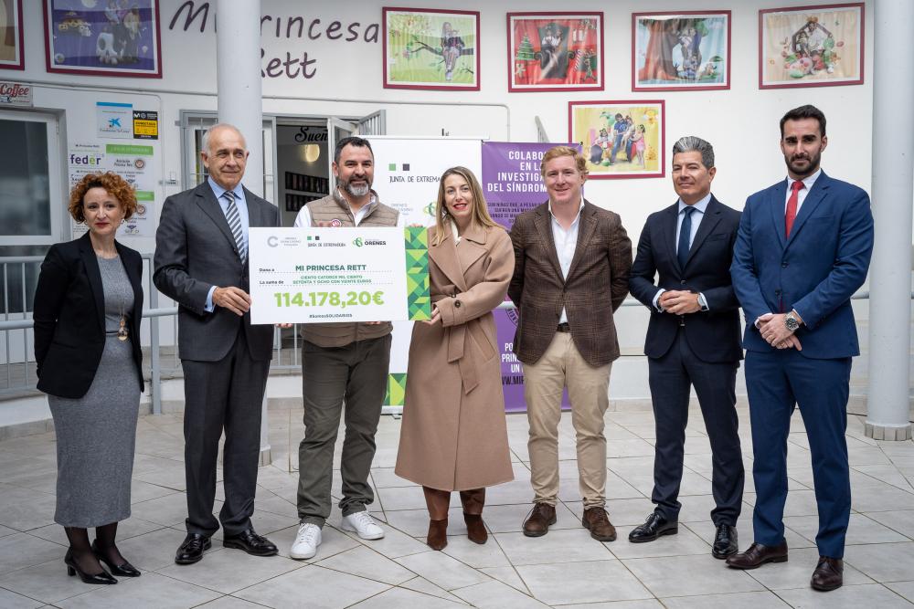 El Grupo ORENES y la presidenta de Extremadura, María Guardiola, unidos por una buena causa
NOTA DE PRENSA OFICIAL, VÍDEO Y FOTOS