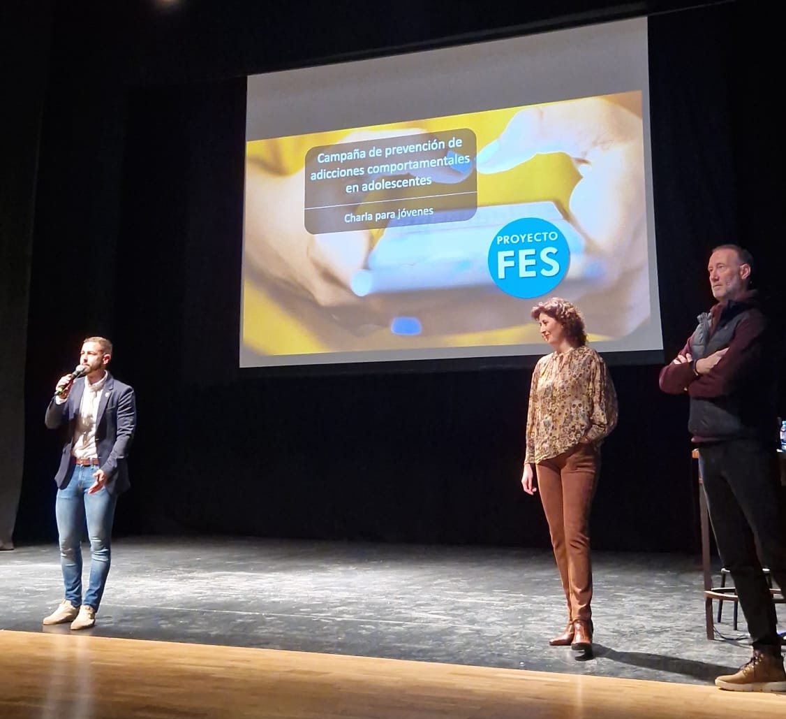 El municipio de Vera (Almeria) se suma al PROYECTO FES para la prevención de adicciones a las pantallas