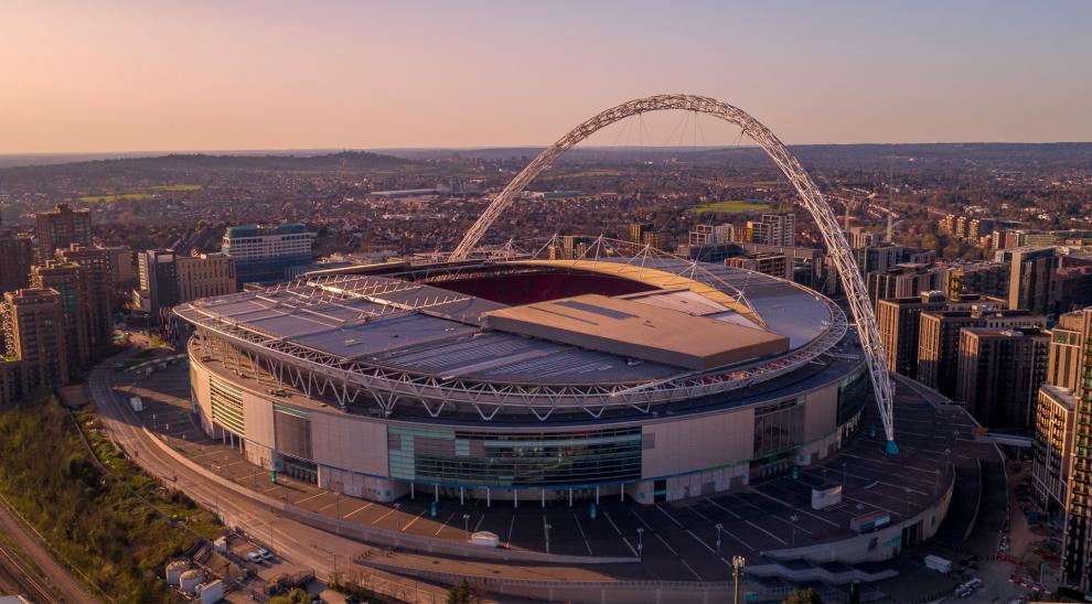 Entain offers a once-in-a-lifetime opportunity for football fans to play on the UEFA Europa League Final stage