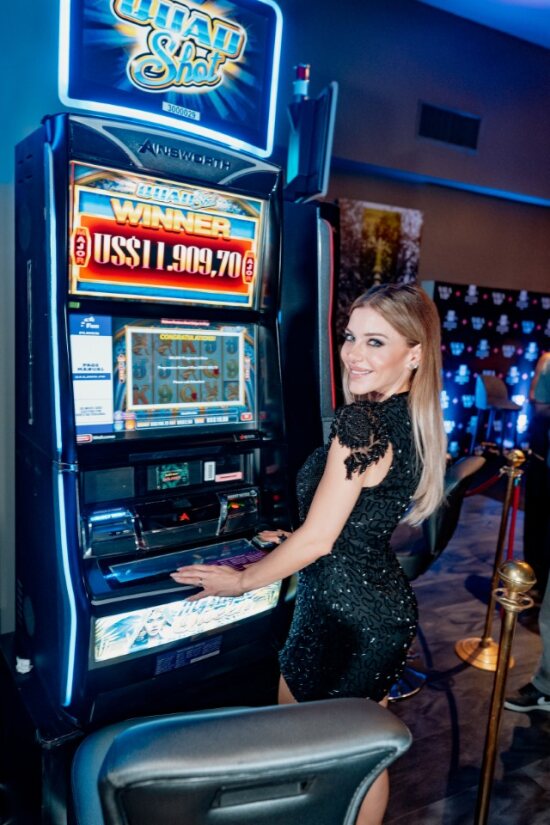 Modelos de lujo acompañan la inauguración del Sector VIP del Casino en el Hipódromo de Palermo
¡NO SE PIERDAN LOS VÍDEOS Y LAS FOTOS!