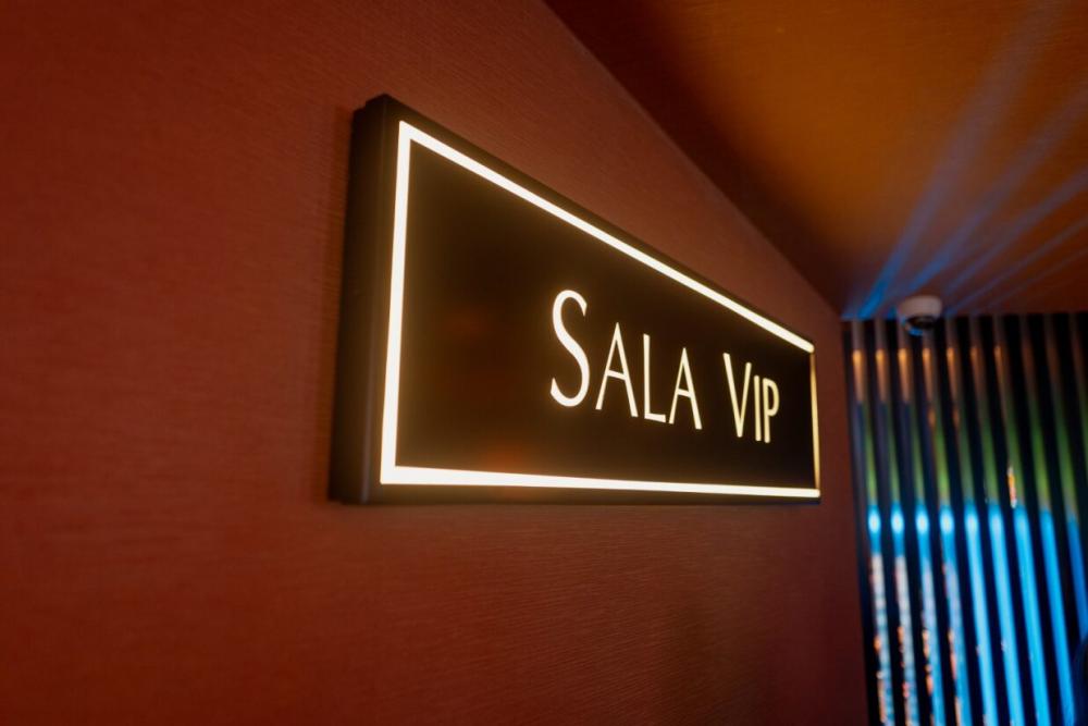 Modelos de lujo acompañan la inauguración del Sector VIP del Casino en el Hipódromo de Palermo
¡NO SE PIERDAN LOS VÍDEOS Y LAS FOTOS!