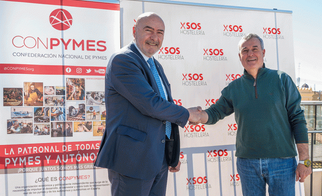 De izquierda a derecha, José María Torres (presidente de CONPYMES) y Fidel Molina (presidente de SOS Hostelería) 