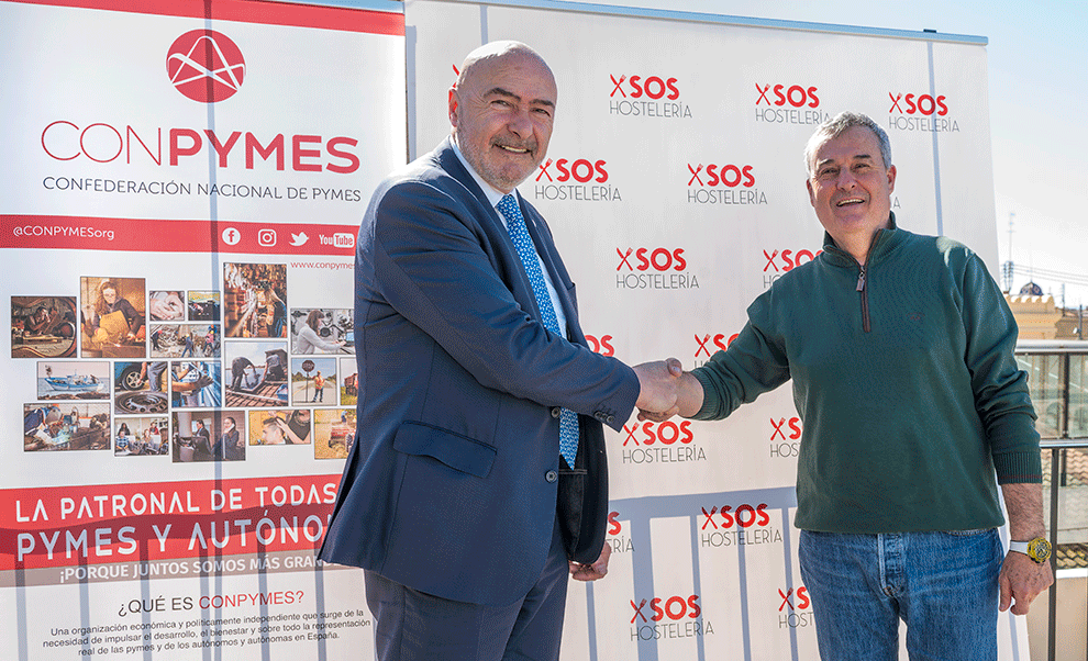 De izquierda a derecha, José María Torres (presidente de CONPYMES) y Fidel Molina (presidente de SOS Hostelería)
