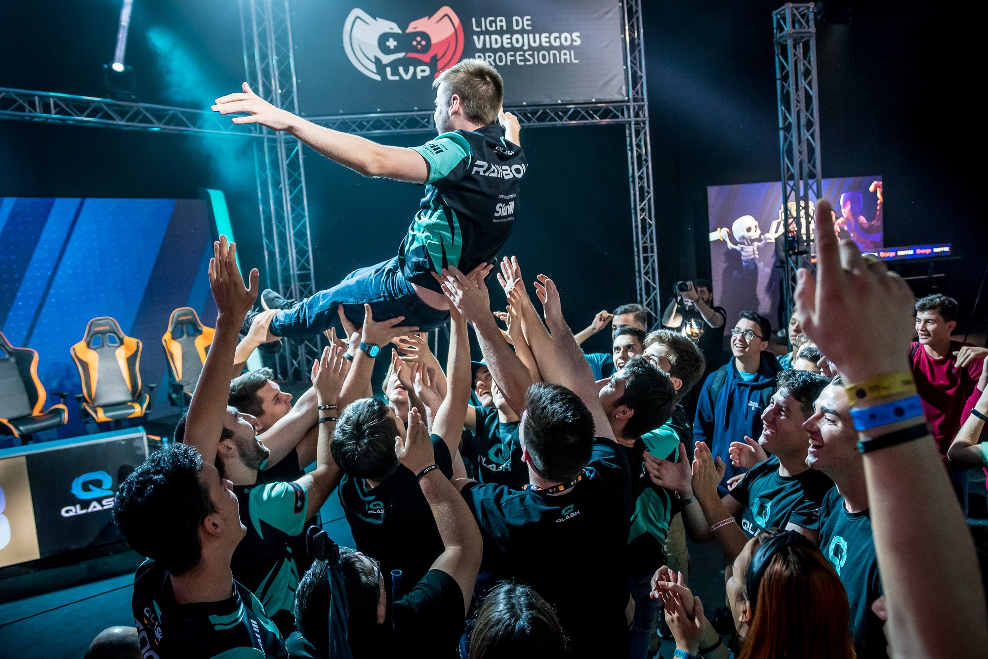 ADMIRAL PAY anuncia la asociación estratégica con el club de eSports, QLASH