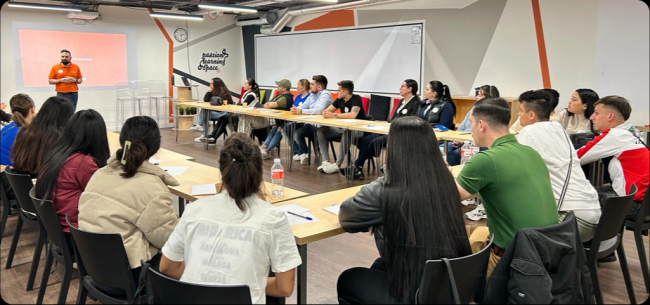 Luckia Gaming Group busca su media naranja en Madrid con una dinámica de grupo emocionante!