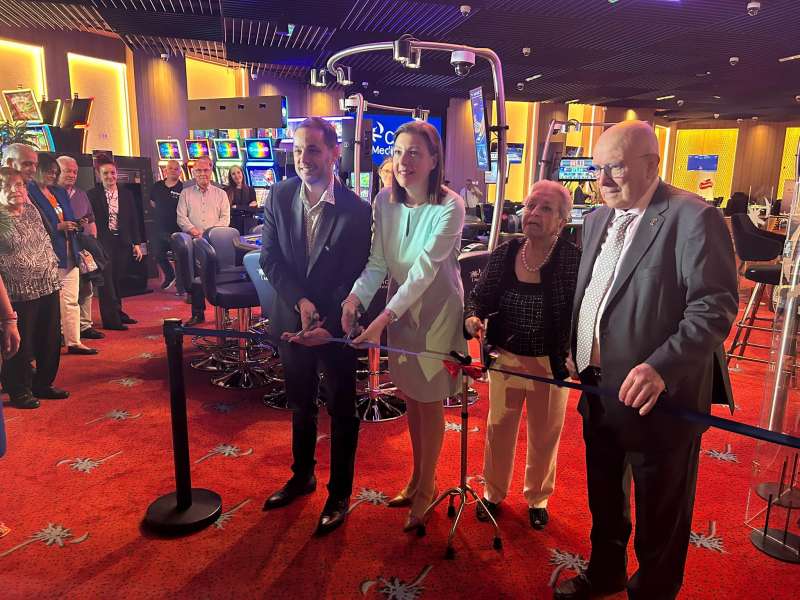 Inaugurado oficialmente el Casino Mediterráneo ONDARA con la asistencia del alcalde y  la secretaria autonómica de Turismo
FOTOS