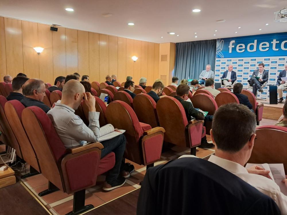 La Asamblea General de FAMACASMAN reelige a Ramón Penadés como Presidente de la Federación