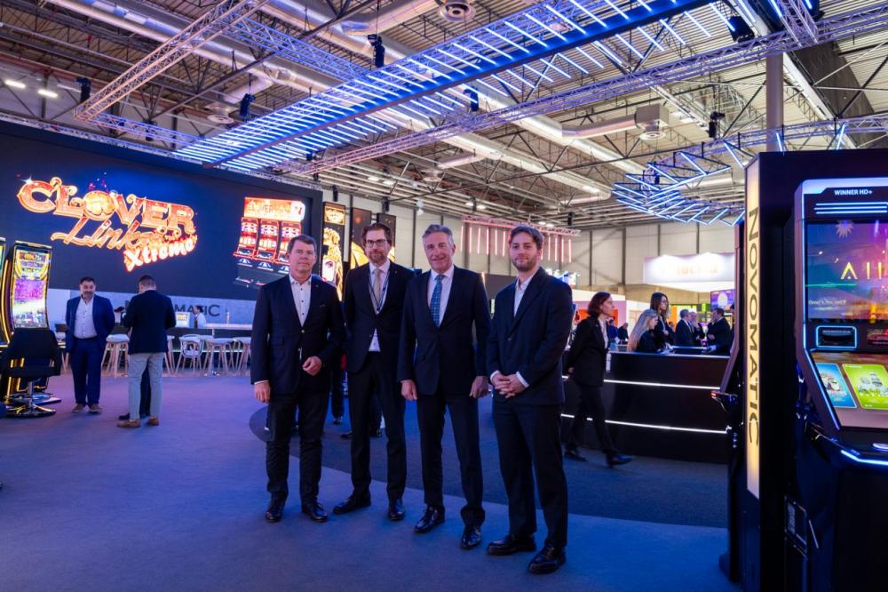 Novomatic Spain comparte más FOTOS de la visita de la Embajada durante FIJMA