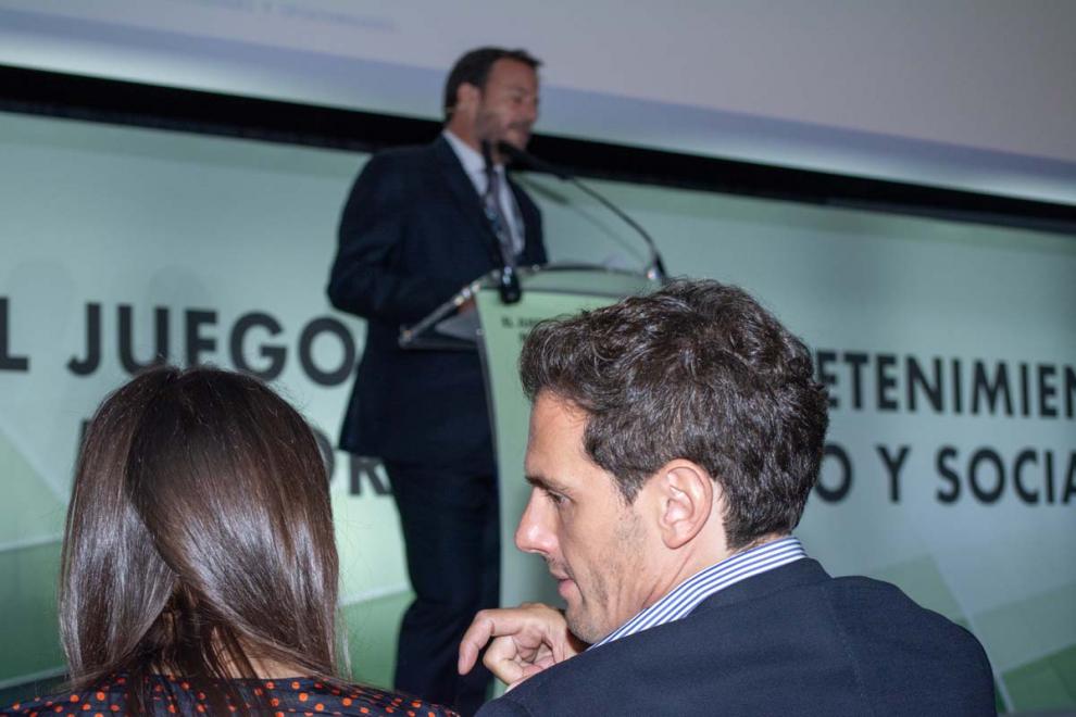 Juan Lacarra: "Del relato al dato" ADEMÁS, PONENCIA EN PDF