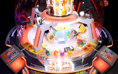 MGA Industrial presenta la Pop Box de ACE Amusement con cuatro posiciones de juego y un mueble extremadamente luminoso