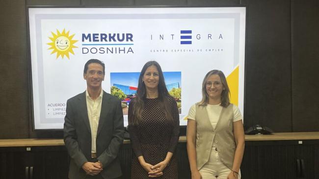 Iñaki Contreras Creus, delegado de INTEGRA CEE en Baleares; Yolanda Barqueros Blanco, directora de Relaciones Institucionales de Merkur Dosniha, y Marina Balaguer Reig, jefa de servicio de INTEGRA CEE Baleares.