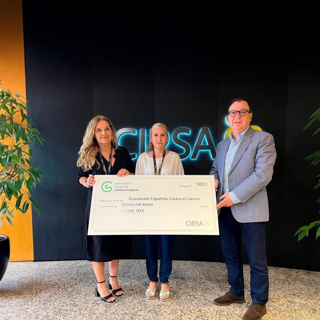 CIRSA hace entrega del cheque de donación a la AECC gracias a su segunda edición del Reto Bienestar
