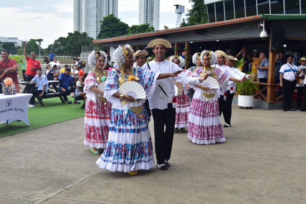 Codere acoge la 95ª Edición del Clásico Presidente de la República en el Hipódromo Presidente Remón de Panamá
FOTOS