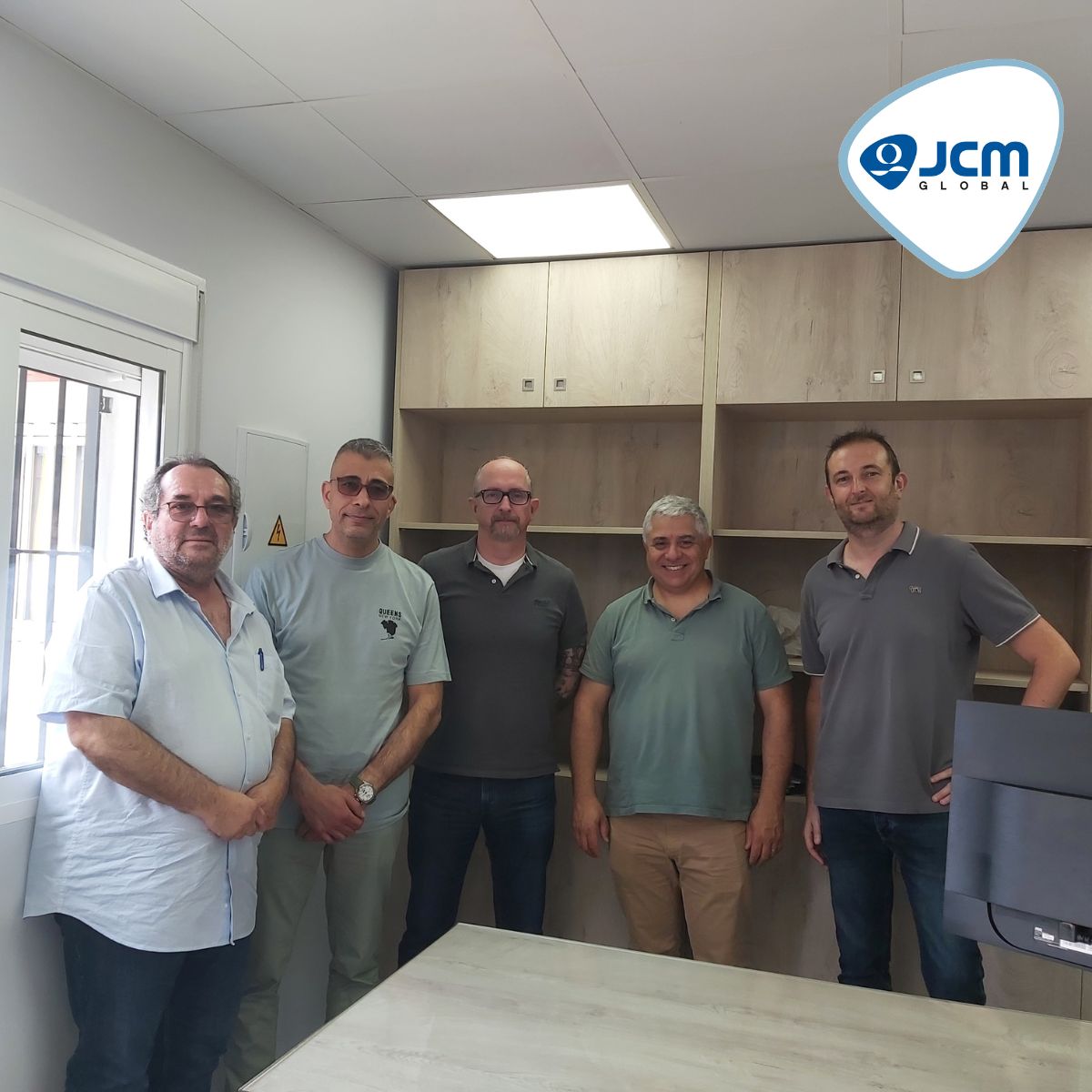 Desde izq. Pascual López Ruiz (CEO, Iniciativas Murcia) Wael Hashmi (Jefe Equipo Centro Reparación, JCM), Christian Huisgens (Jefe Equipo Dto. Técnico, JCM), Jaime Bonet Torrendell (Gerente Ventas, JCM), Juan Antonio Dolera Orenes (Desarrollo de Negocio)