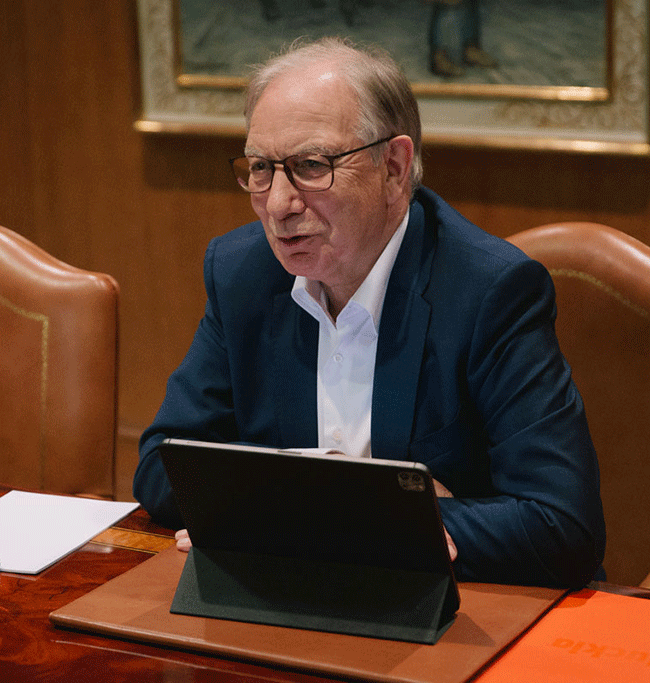 JOSÉ GONZÁLEZ FUENTES:
