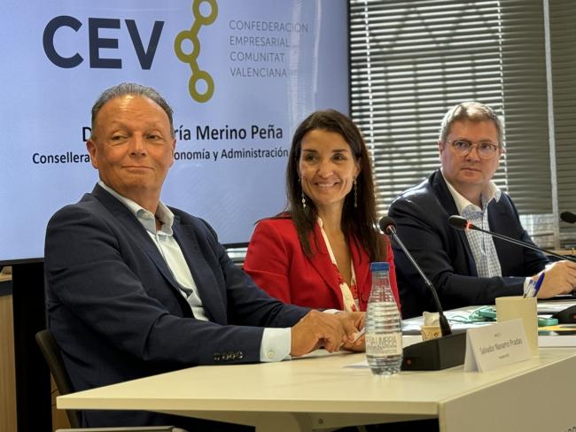 Ruth Merino destaca la simplificación administrativa para fortalecer la alianza con empresarios