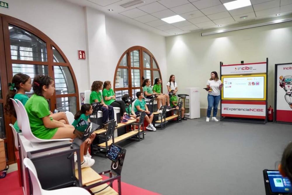 Talleres de Ciberseguridad en Melilla: INCIBE y el Área de Nuevas Tecnologías Promueven la Seguridad en Internet
FOTOS