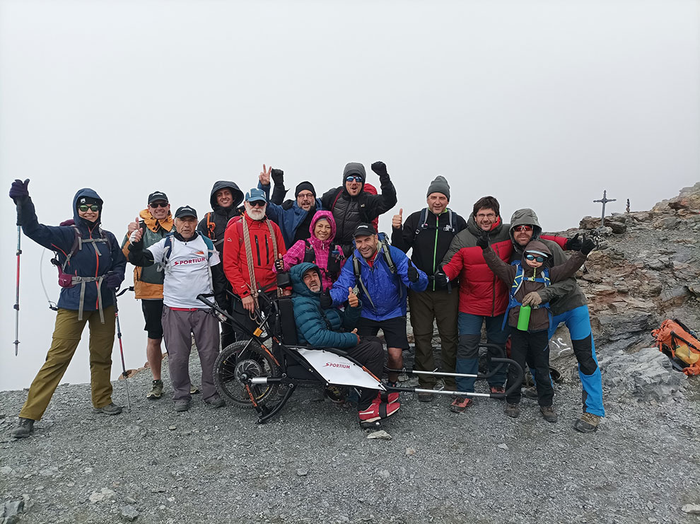 Fundación Sportium Apoya a Albert Cogul, Primer Español con Lesión Medular en Alcanzar el Campamento Base del Everest.