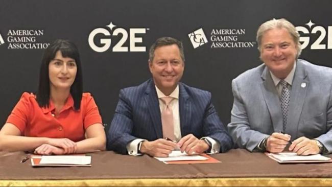Alianza histórica de TRES GRANDES ASOCIACIONES INTERNACIONALES