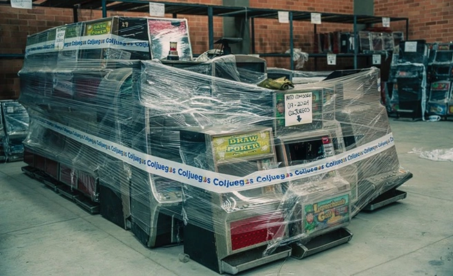 Coljuegos destruye 574 máquinas de juego incautadas en Colombia