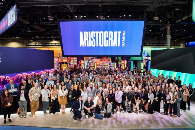 IMPRESIONANTE FOTO del EQUIPAZO de ARISTOCRAT en G2E Las Vegas