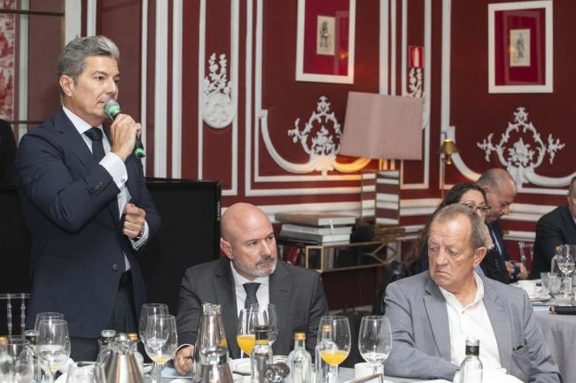 Ramón Cubián y Pedro García Cuestas discuten la importancia de una mejor comunicación en la RSC del juego