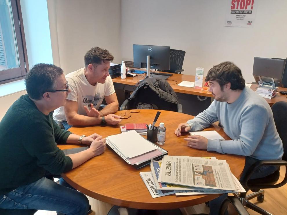 Contigo Navarra se reúne con trabajadores de salones de juego para abordar sus condiciones laborales