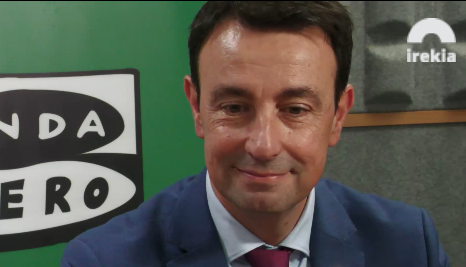 El Vicelehendakari Mikel Torres aboga por no culpabilizar a trabajadores por ausencias laborales y llama al diálogo social