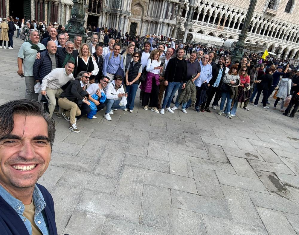 Covimatic agradece la hospitalidad de Guido Rizzo de MGR Casino Chairs en la visita a Venecia