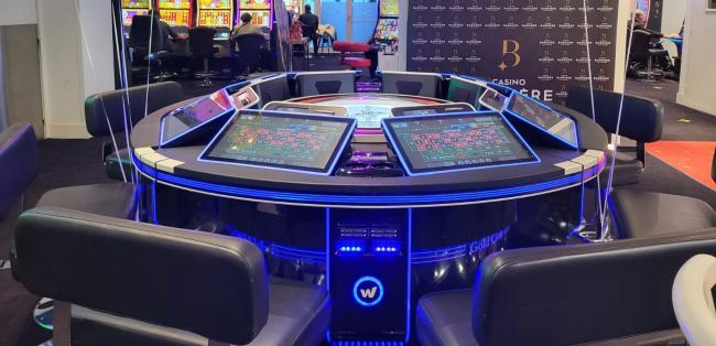 Win Systems instala la ruleta Gold Club Lumina en el Casino Barrière de Saint-Raphaël.