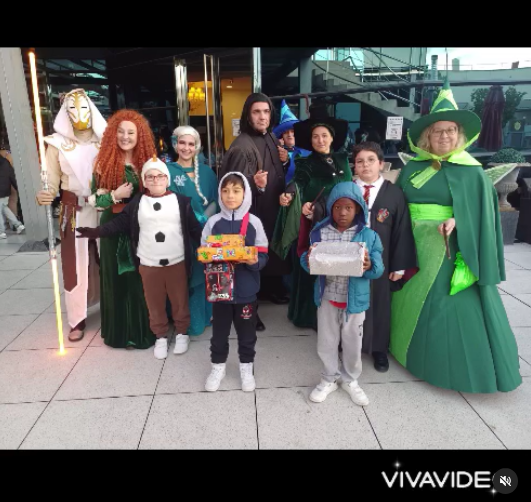 Merkur Dosniha cierra el año con solidaridad y alegría en su Fiesta de Entrega de Regalos: 4.000 REGALOS para familias desfavorecidas
FOTOS