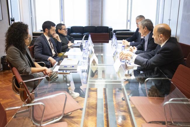 Versión oficial de la reunión entre Zapatero, la ONCE y el ministro Bustinduy: Fotos y detalles.